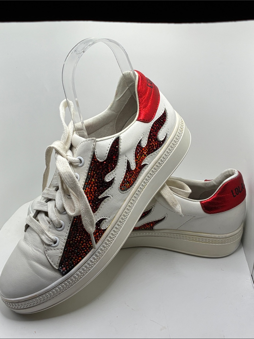 LOLA CRUZ WOMANS LEATHER / RHINESTONE EMBELLISHED SNEAKER/ SIZE 7